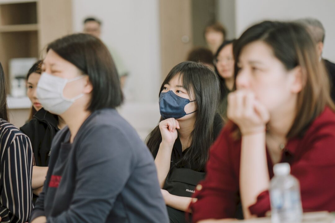 對茗日照中心開幕活動剪綵、場地與貴賓互動紀錄