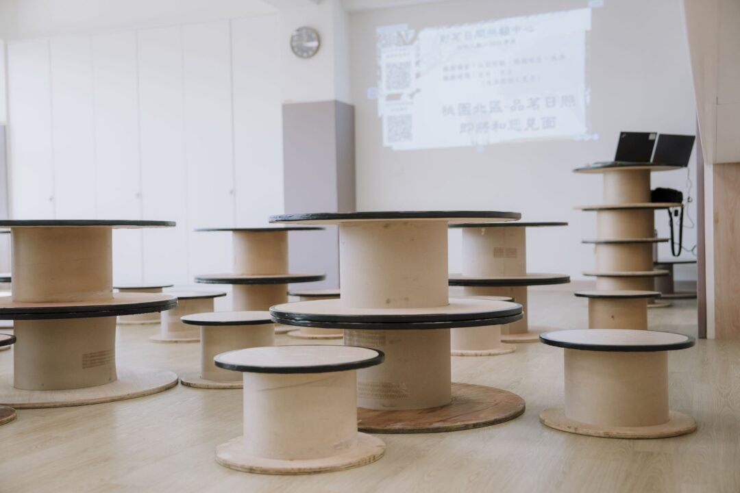 對茗日照中心開幕活動剪綵、場地與貴賓互動紀錄